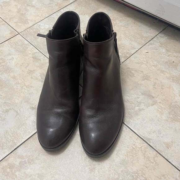 Cole Haan Women’s Hayes Flat Ankle Bootie in dark brown 9.5 - Picture 6 of 10